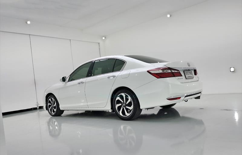 ขายรถเก๋งมือสอง honda accord รถปี2017 รหัส 71603-รูปที่3