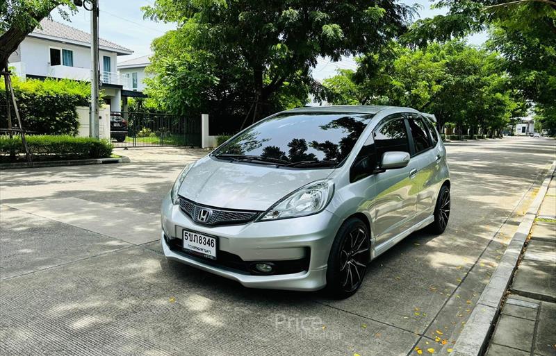 รถเก๋งมือสอง  HONDA JAZZ 1.5 SV VTEC รถปี2013