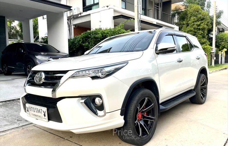 รถ SUV มือสอง  TOYOTA FORTUNER 2.4 V รถปี2017